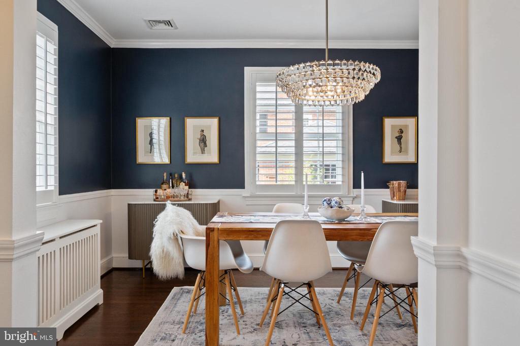 607 W VIEW TERRACE