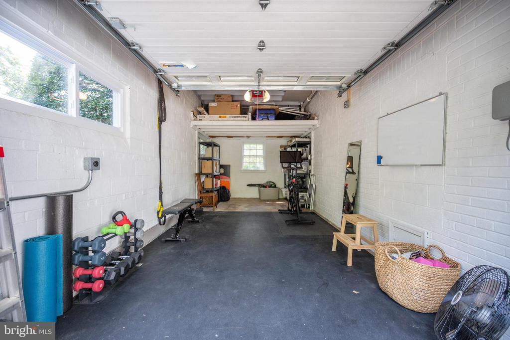 607 W VIEW TERRACE