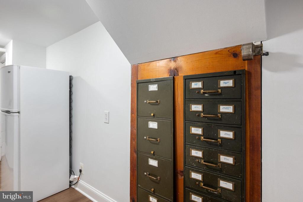 607 W VIEW TERRACE