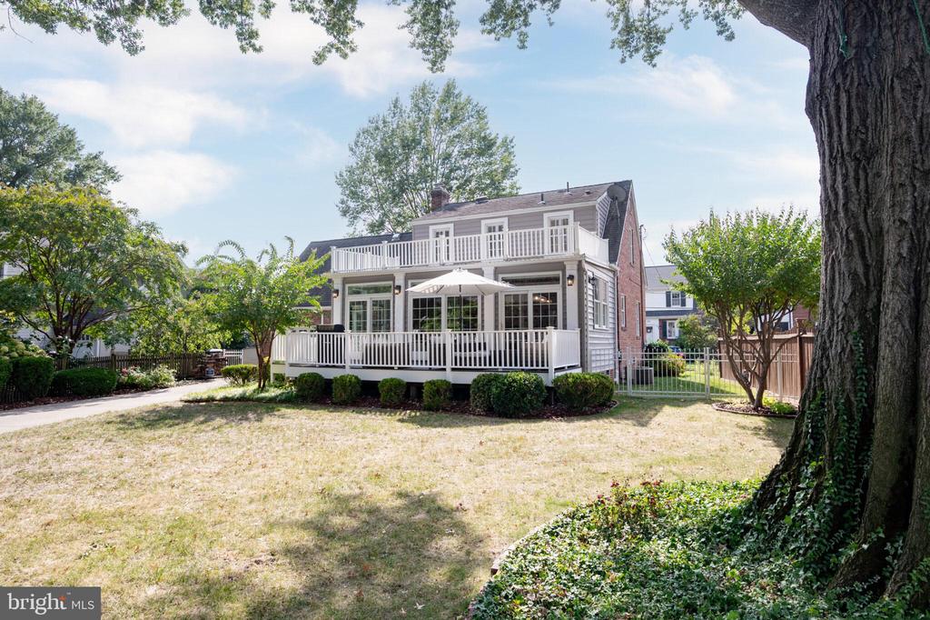 607 W VIEW TERRACE