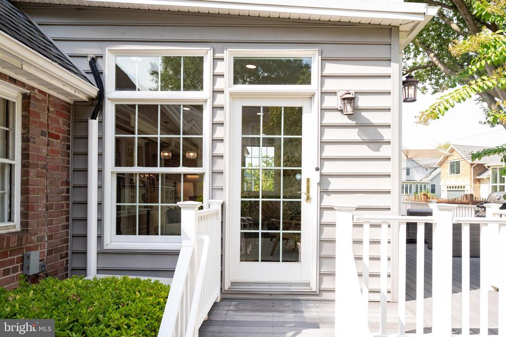 607 W VIEW TERRACE