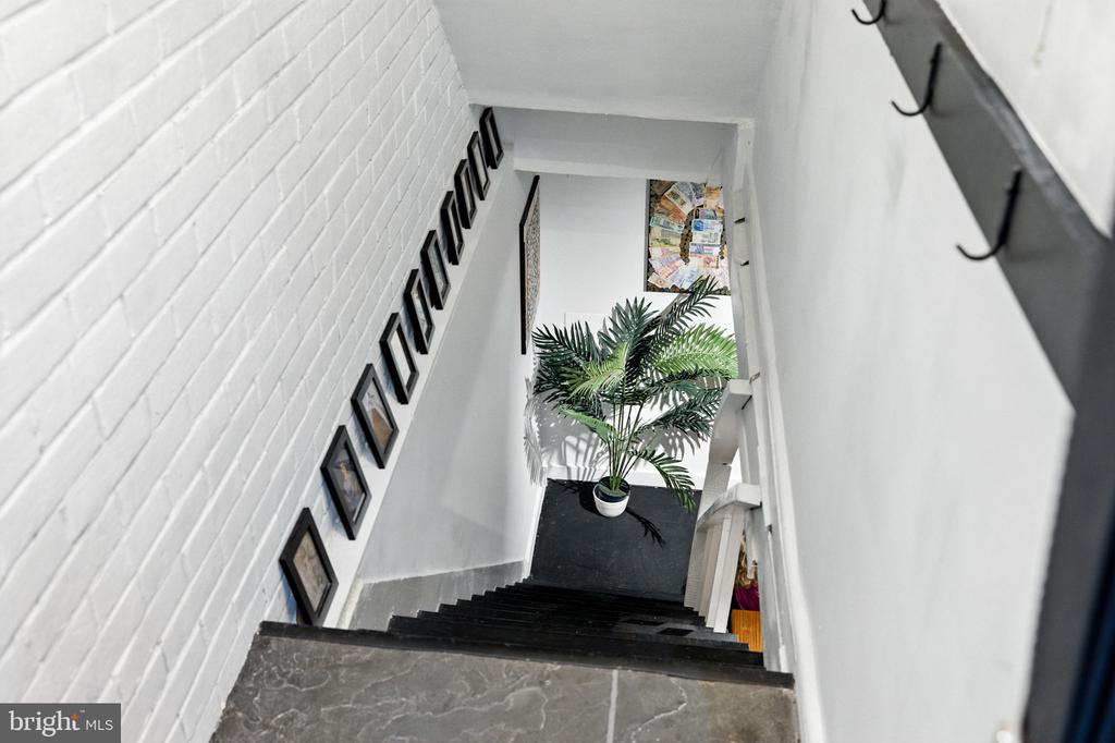 333 MOUNT VERNON AVENUE