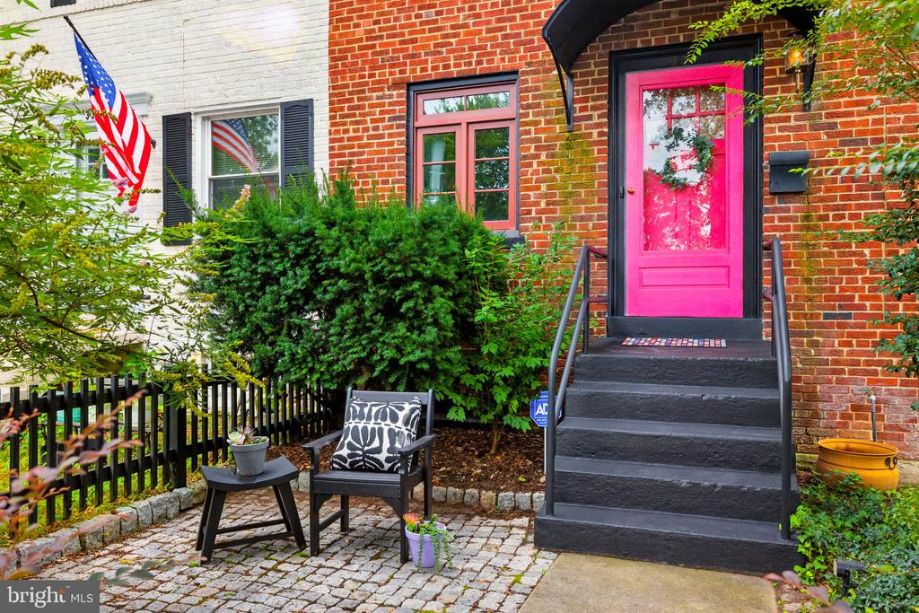 333 MOUNT VERNON AVENUE