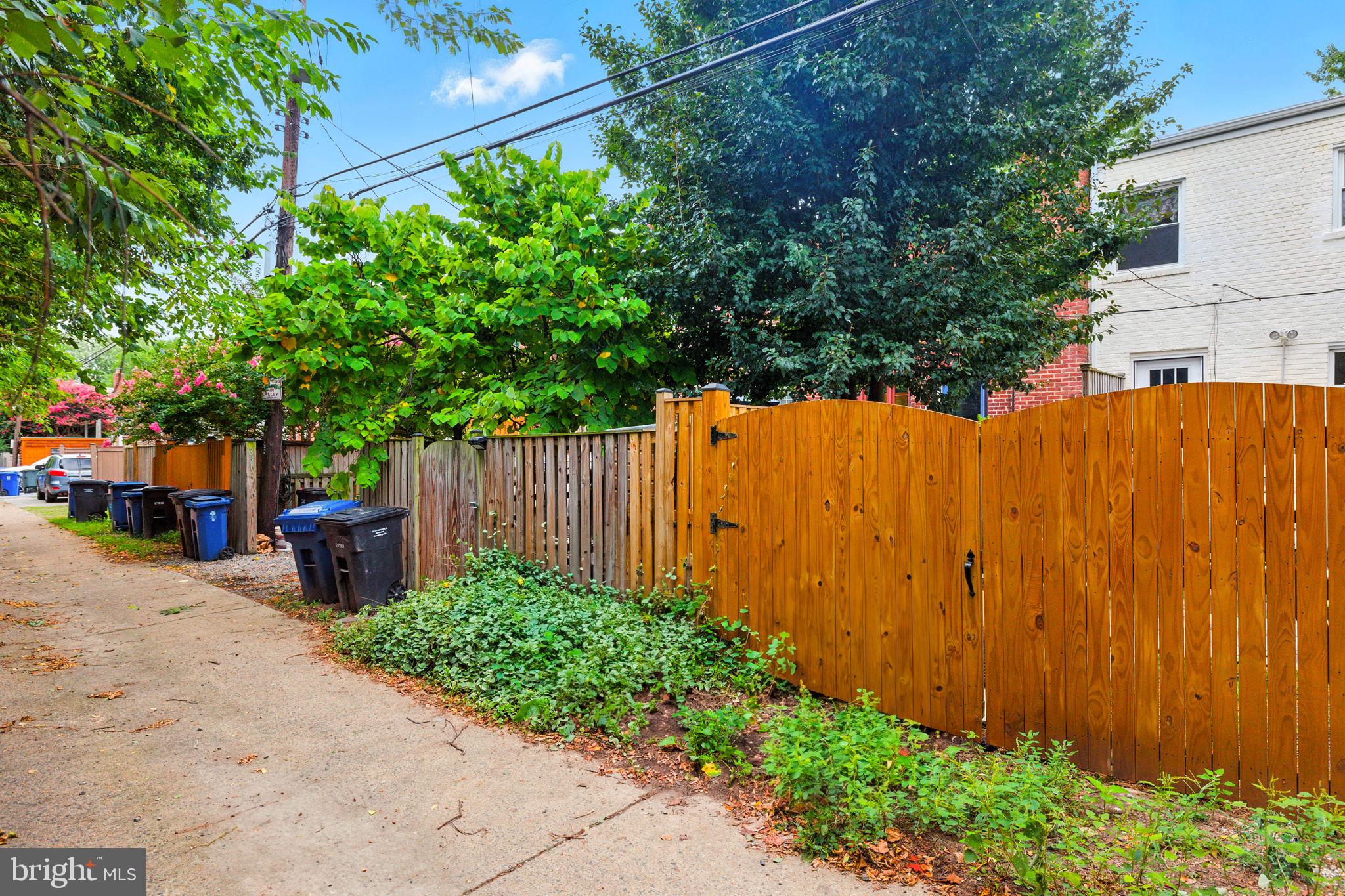 333 MOUNT VERNON AVENUE