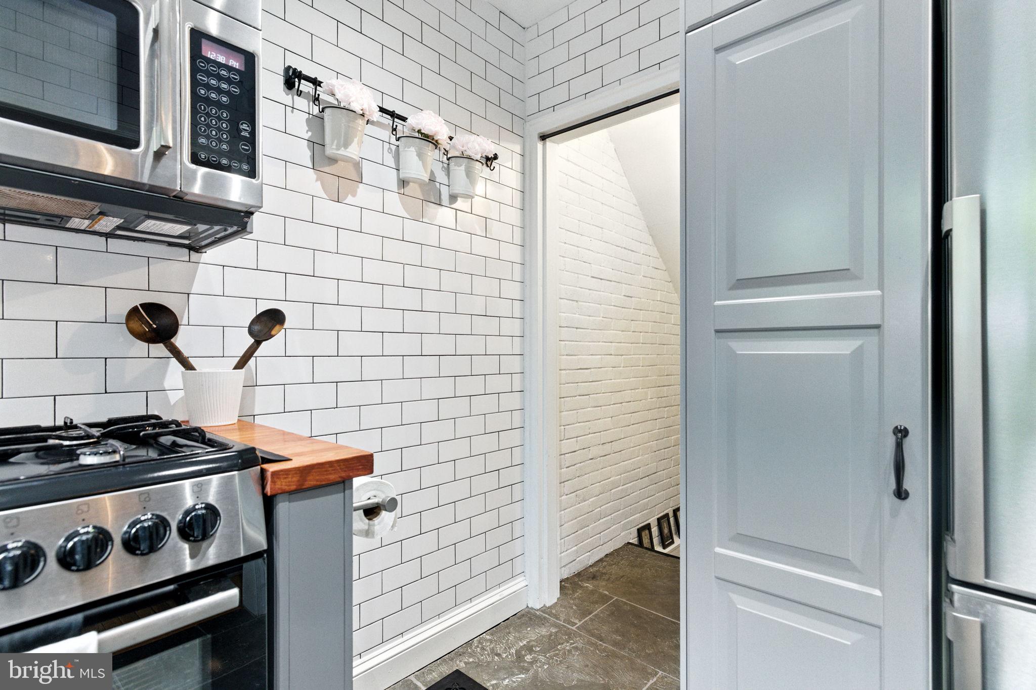 333 MOUNT VERNON AVENUE