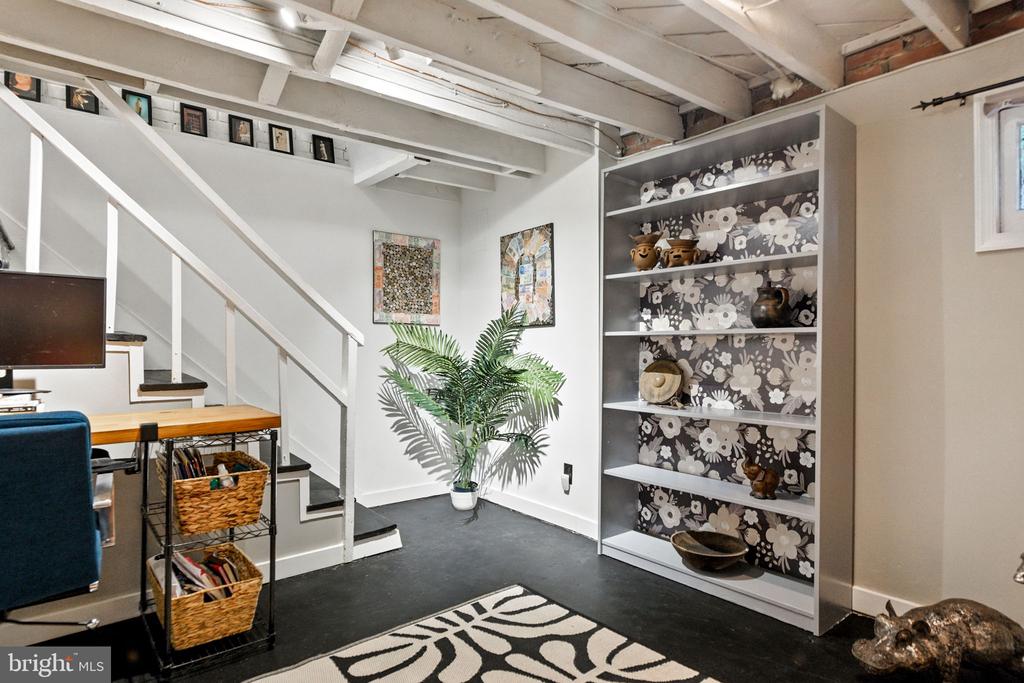 333 MOUNT VERNON AVENUE