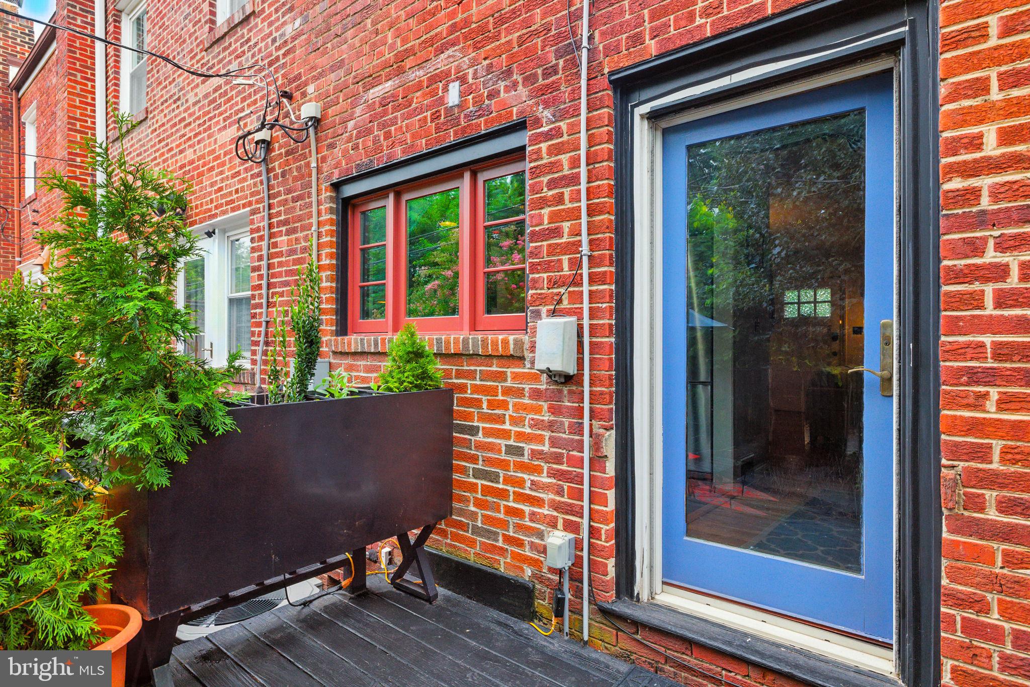 333 MOUNT VERNON AVENUE