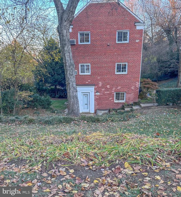 3343 MARTHA CUSTIS DRIVE