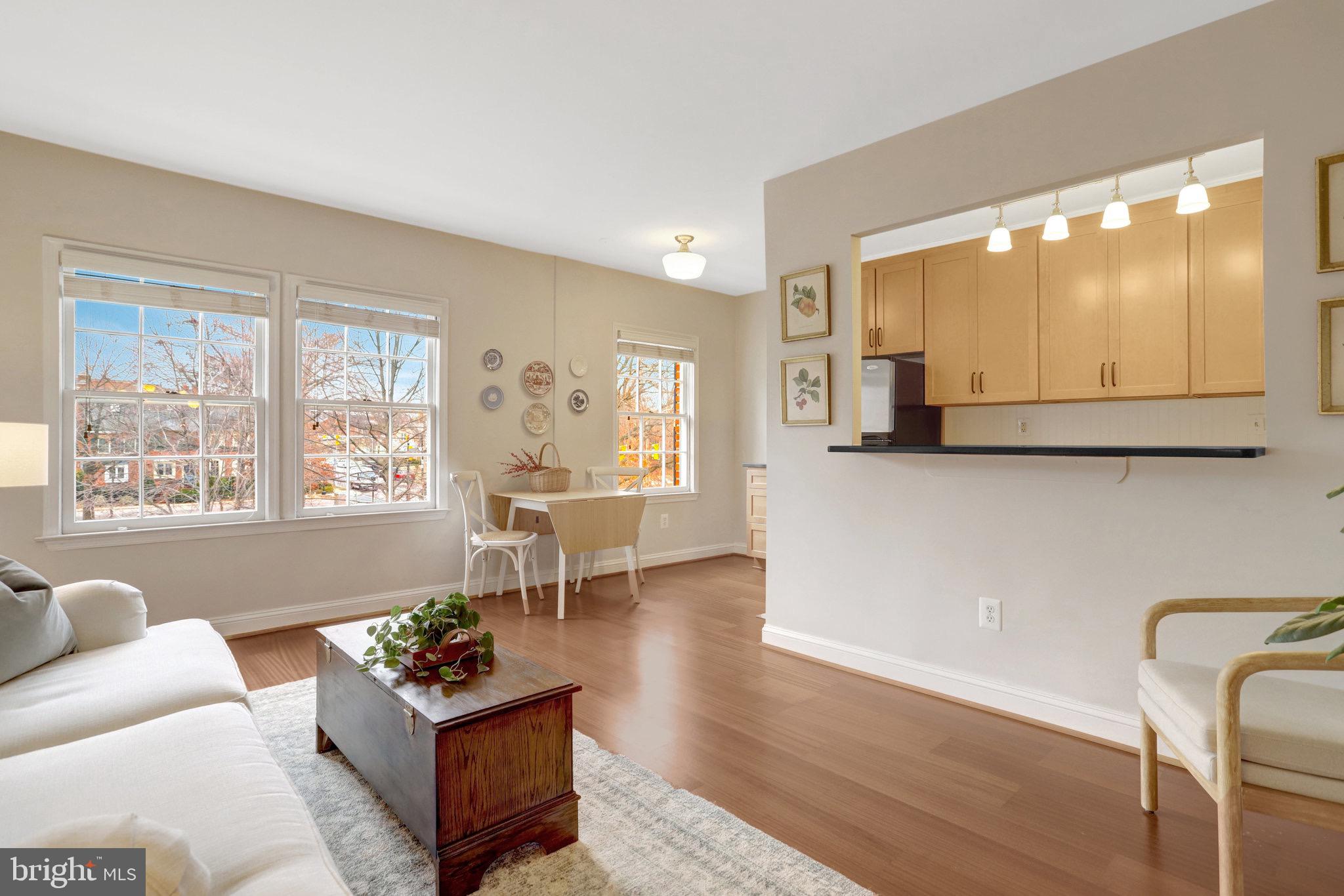 1251 E ABINGDON DRIVE 1121