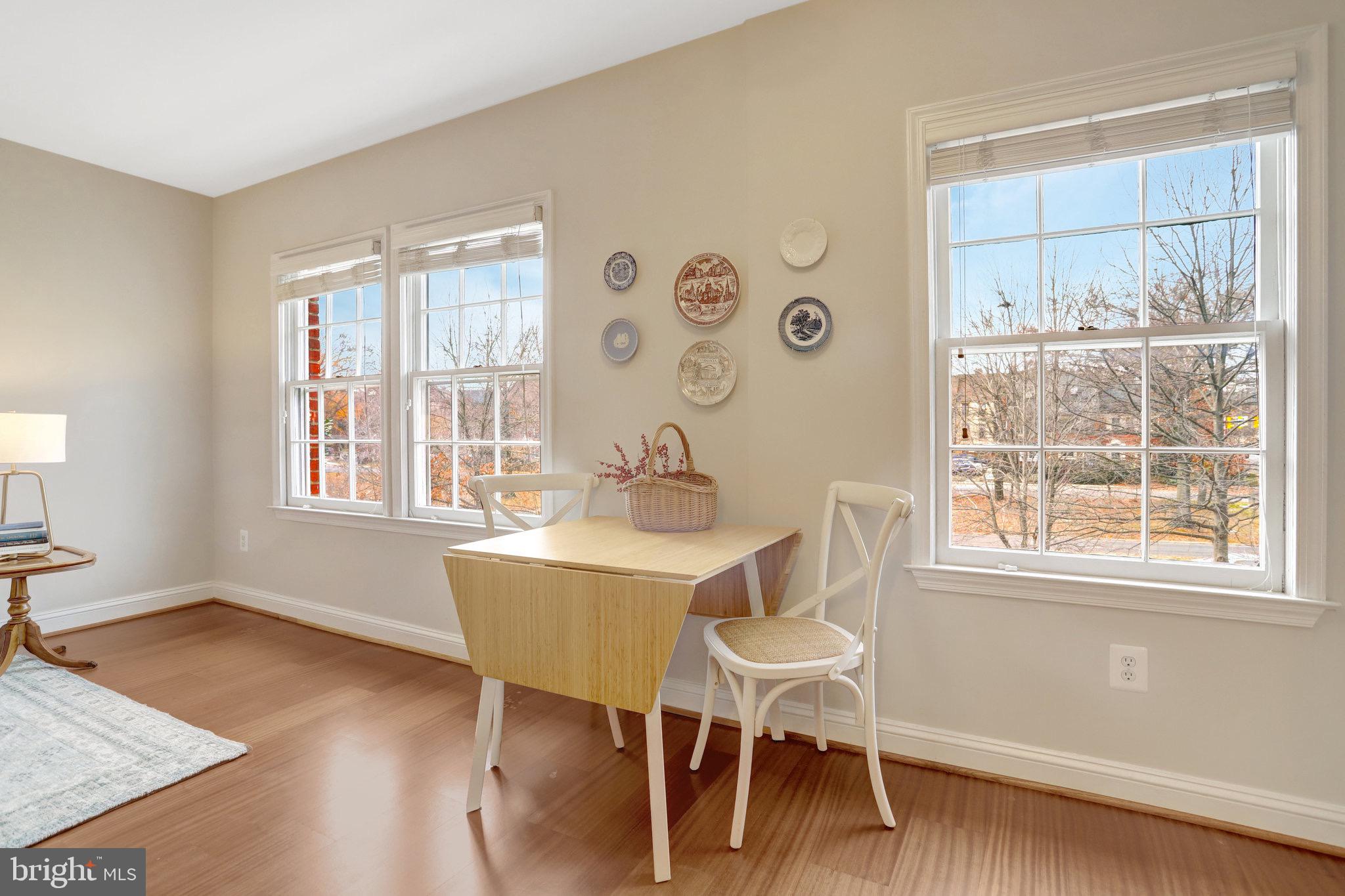 1251 E ABINGDON DRIVE 1121