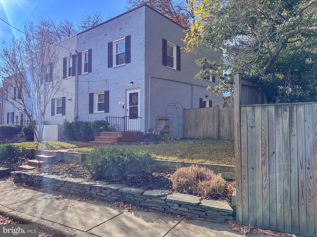 226 GUTHRIE AVENUE