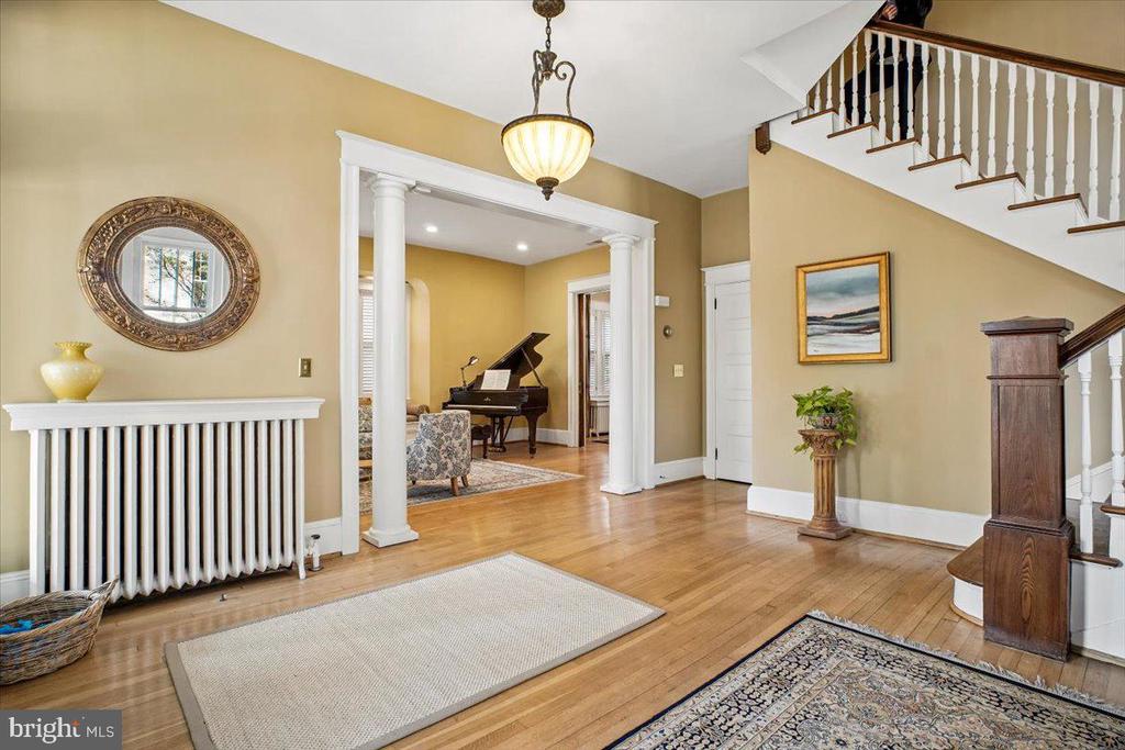 310 N VIEW TERRACE
