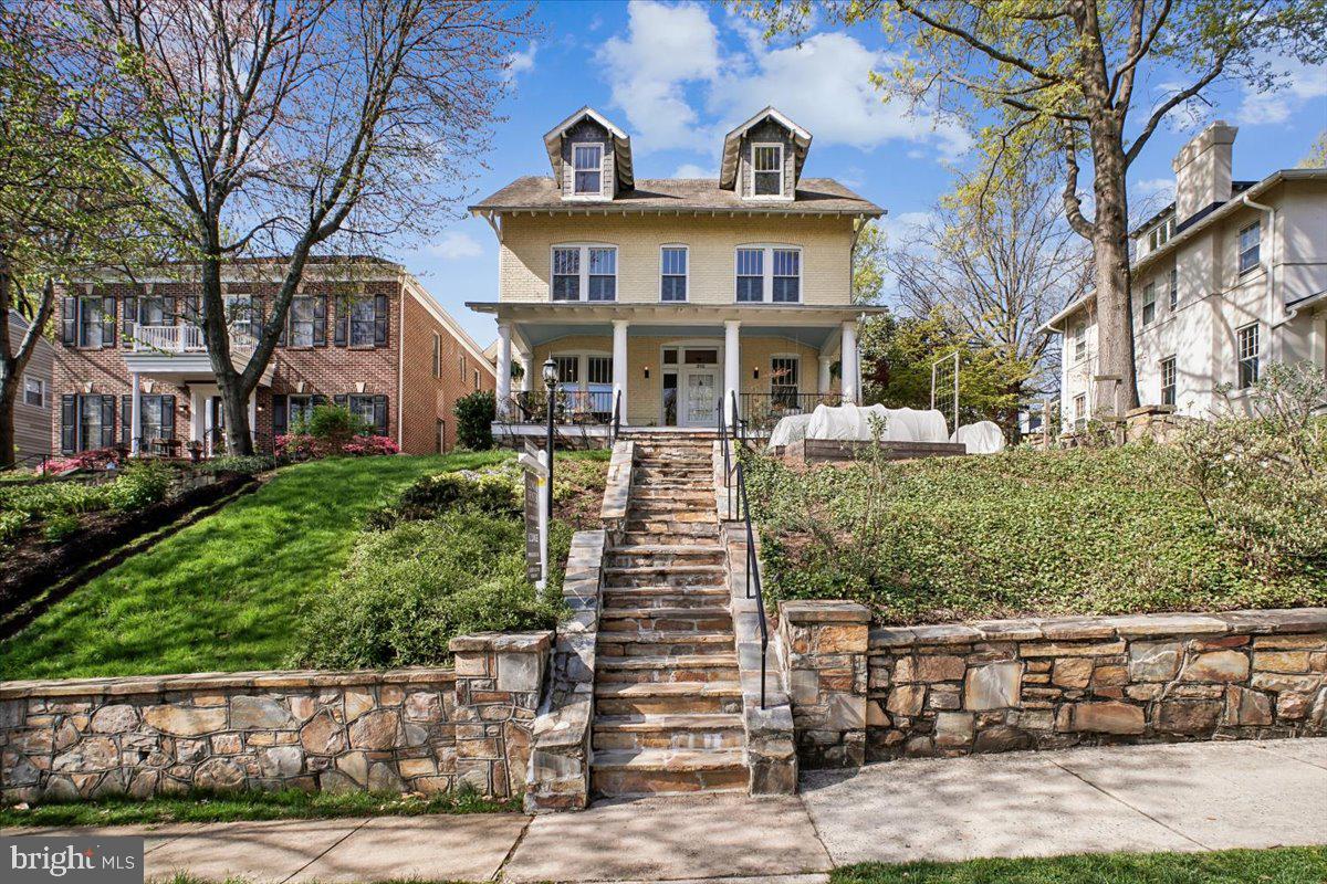 310 N VIEW TERRACE