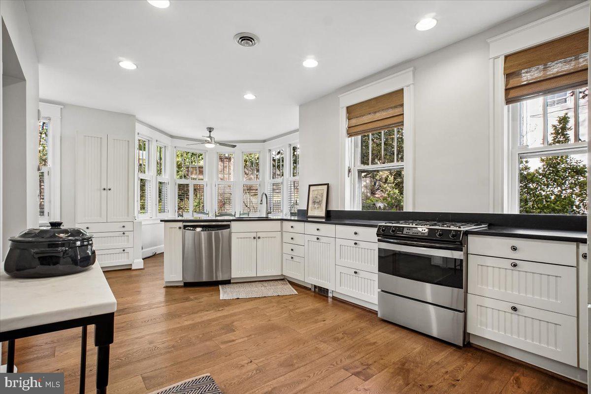310 N VIEW TERRACE