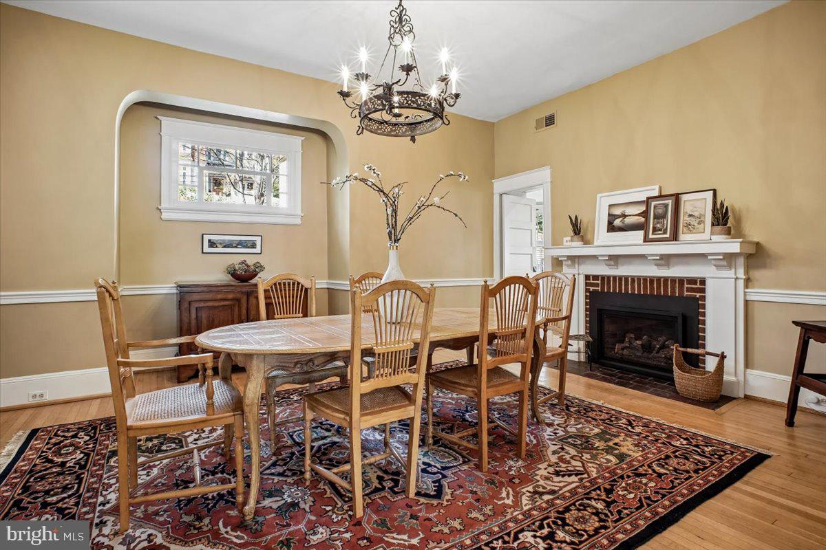 310 N VIEW TERRACE