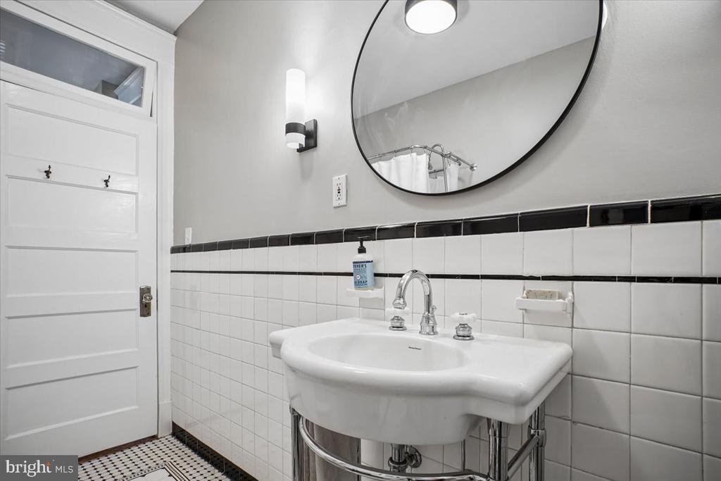 310 N VIEW TERRACE
