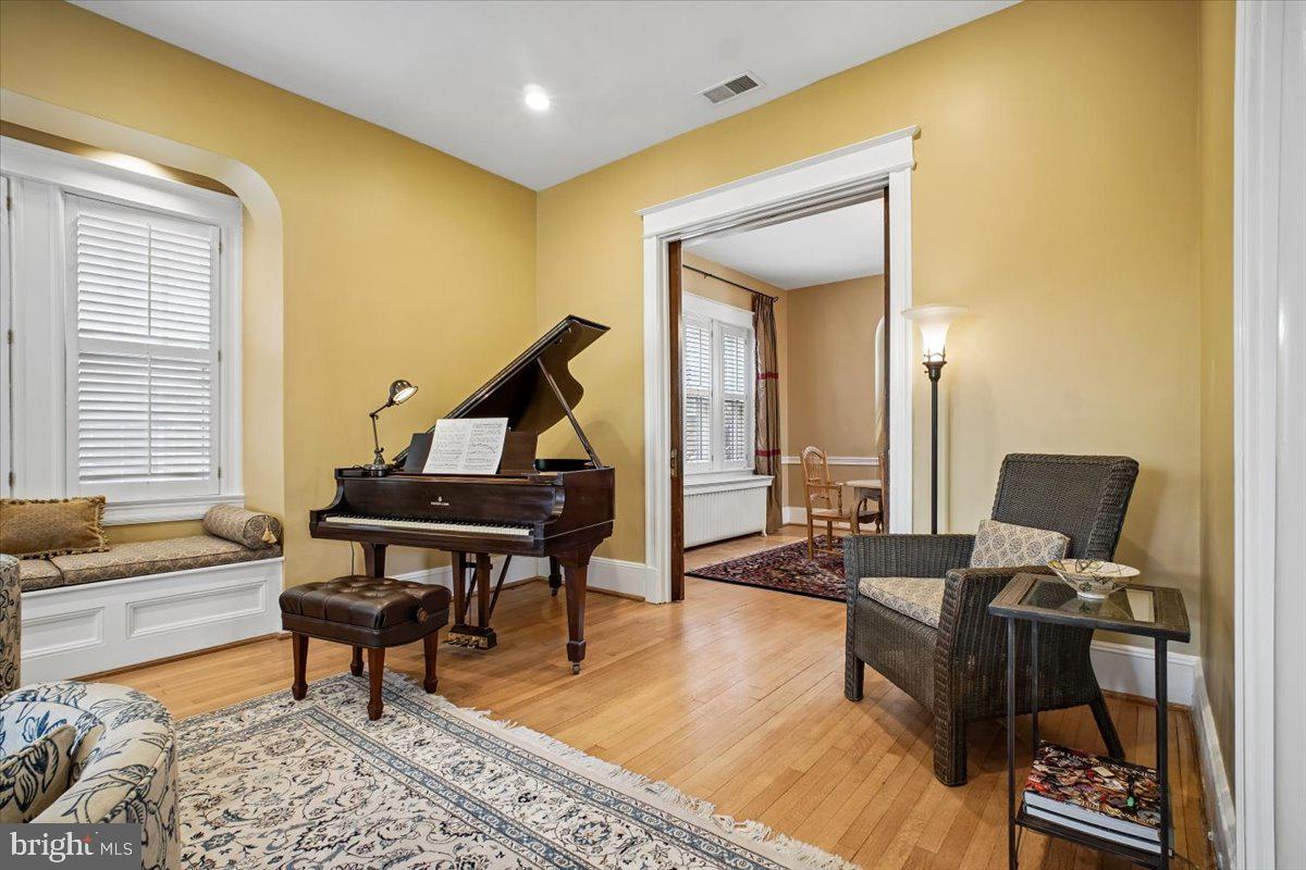 310 N VIEW TERRACE
