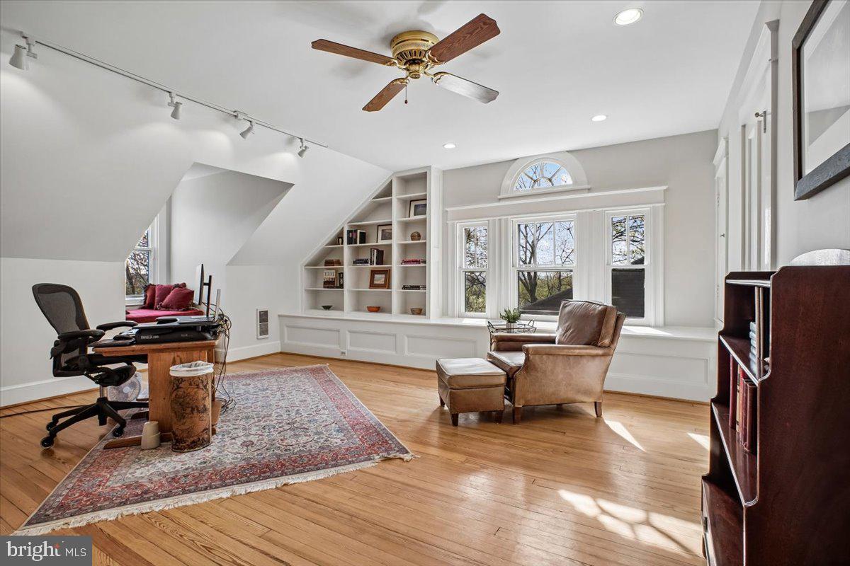 310 N VIEW TERRACE