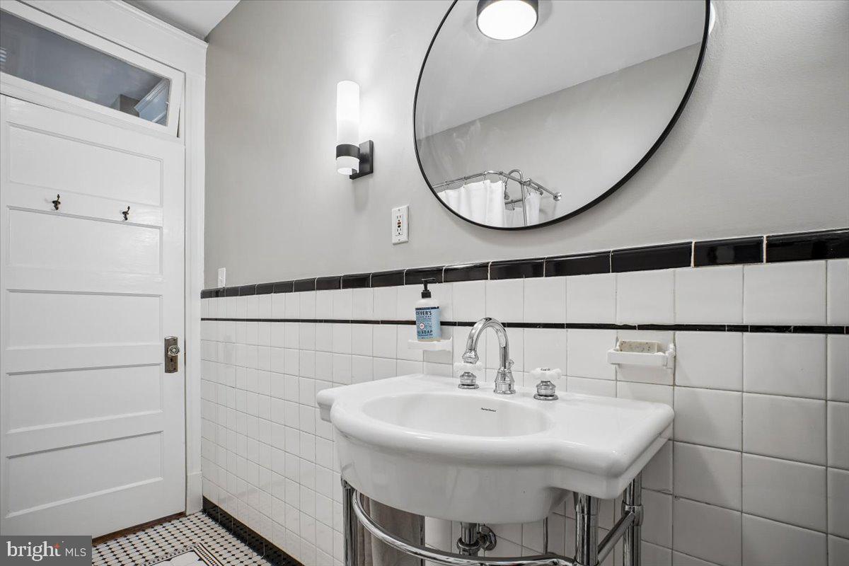 310 N VIEW TERRACE