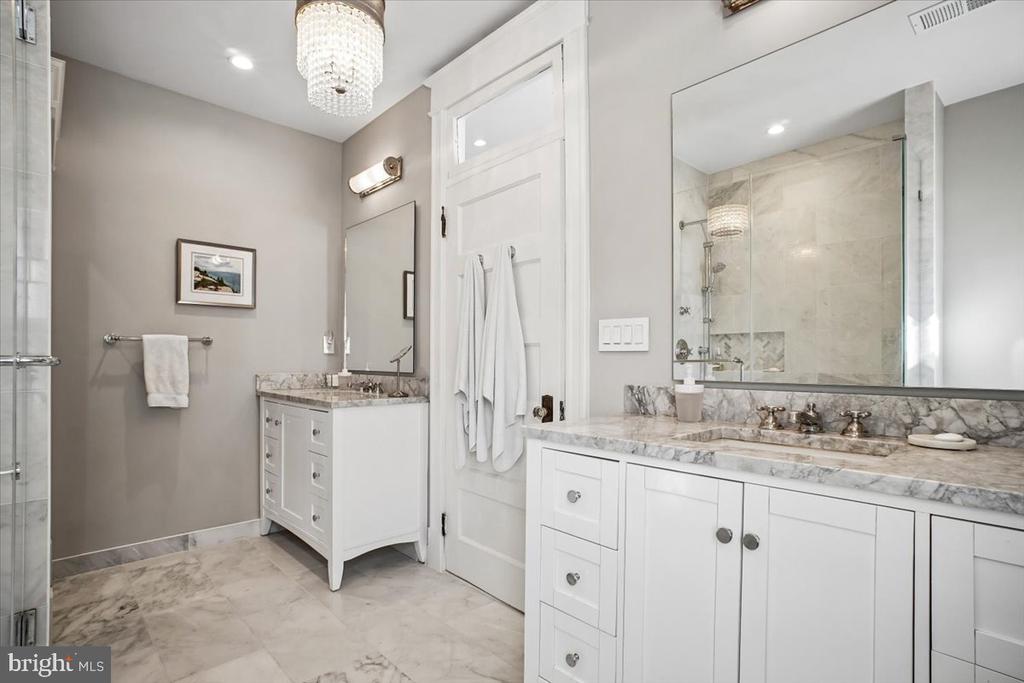 310 N VIEW TERRACE