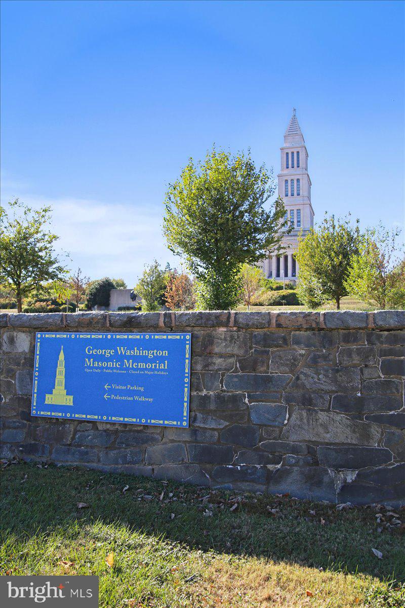 310 N VIEW TERRACE