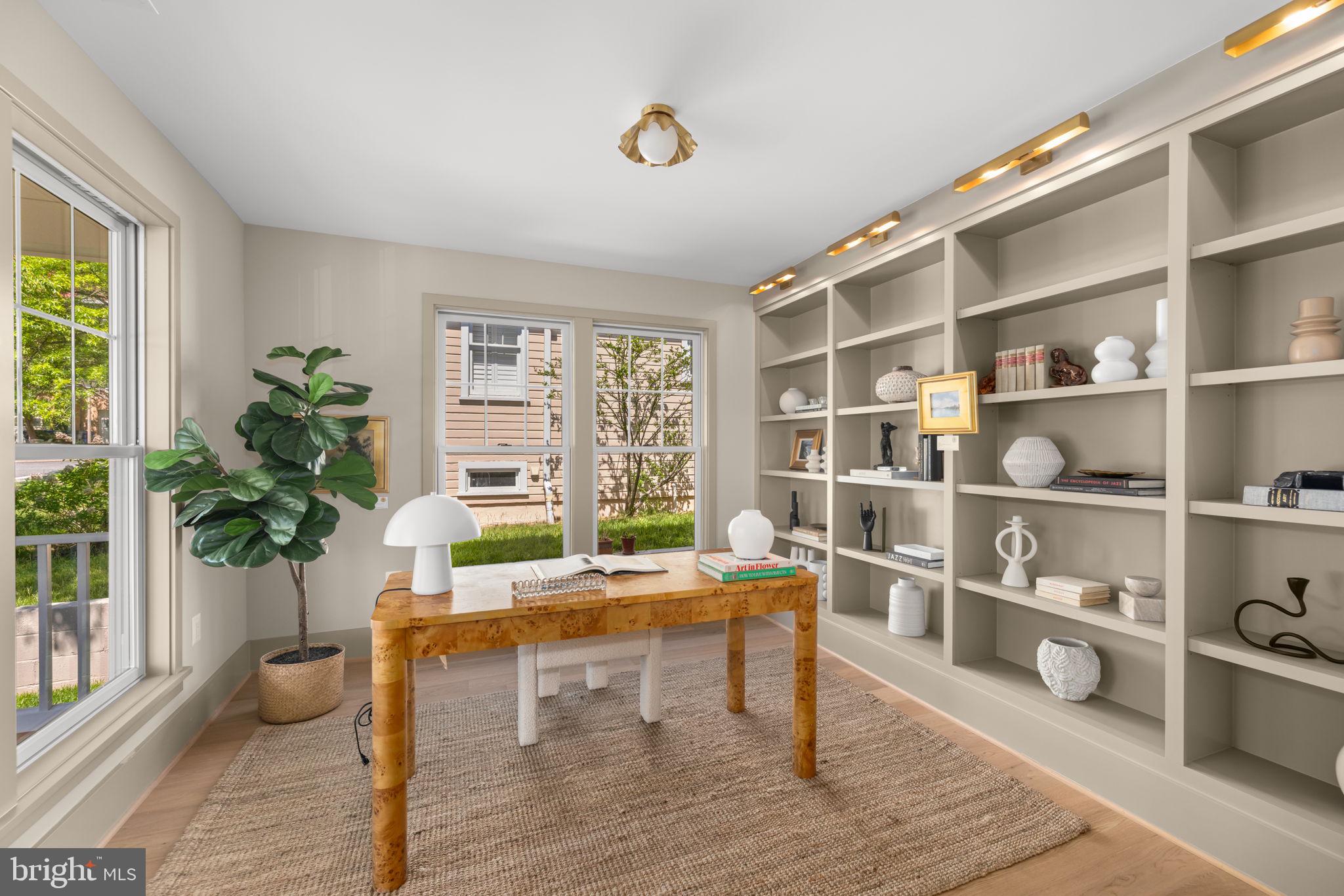 25 W WYATT AVENUE