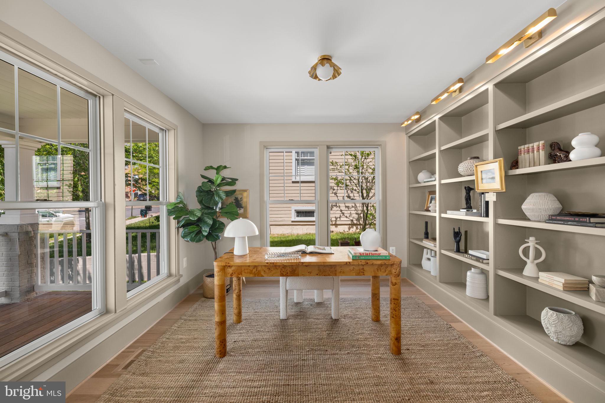 25 W WYATT AVENUE