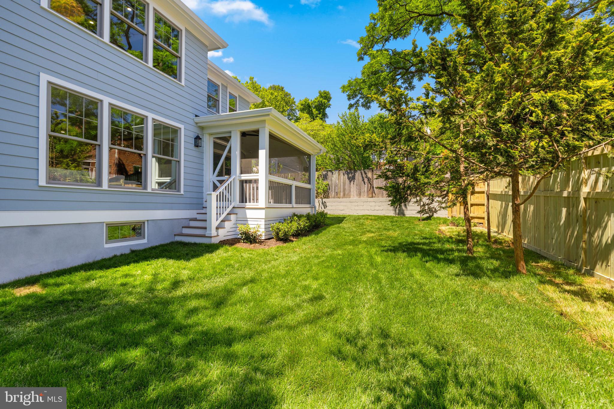 25 W WYATT AVENUE