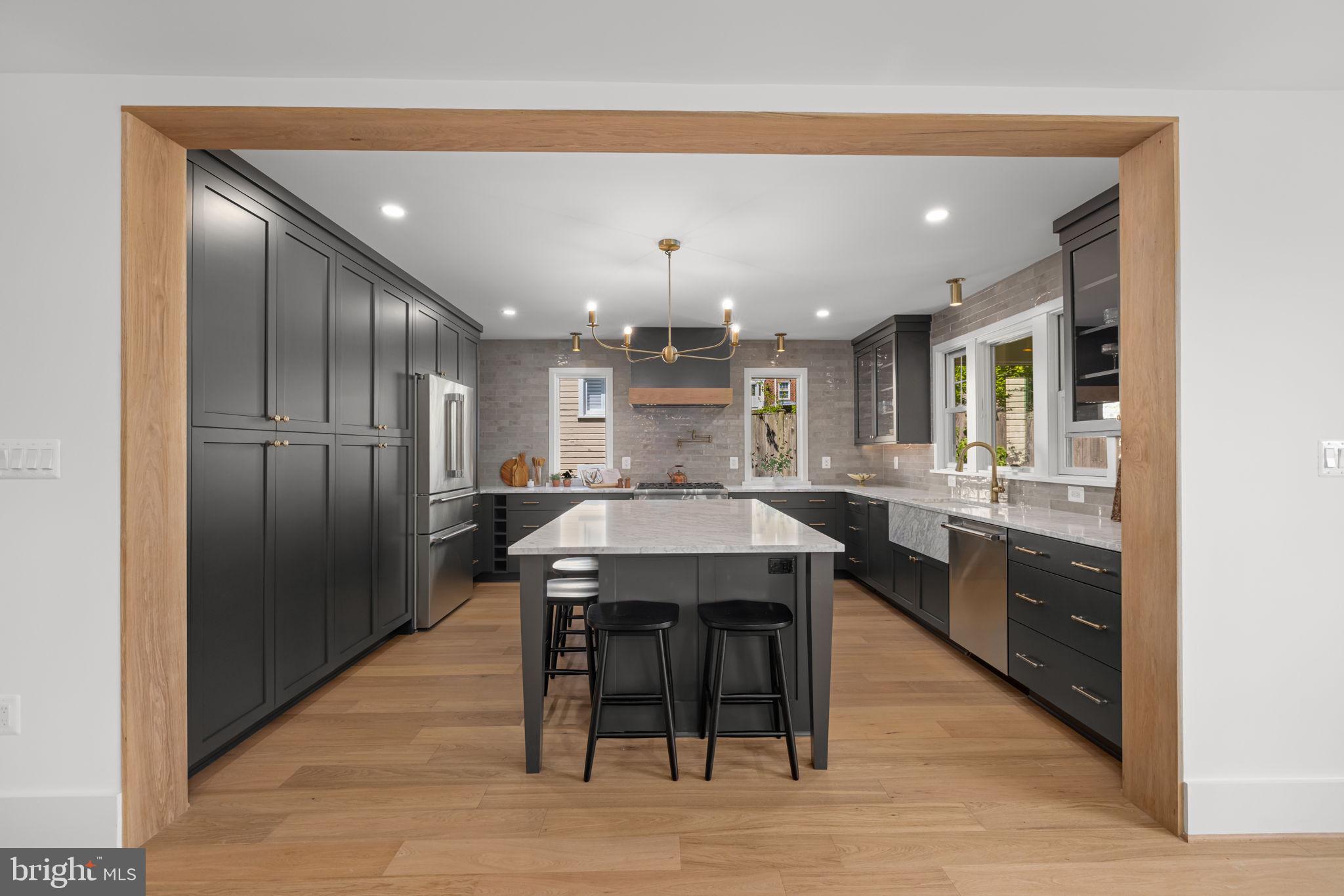 25 W WYATT AVENUE