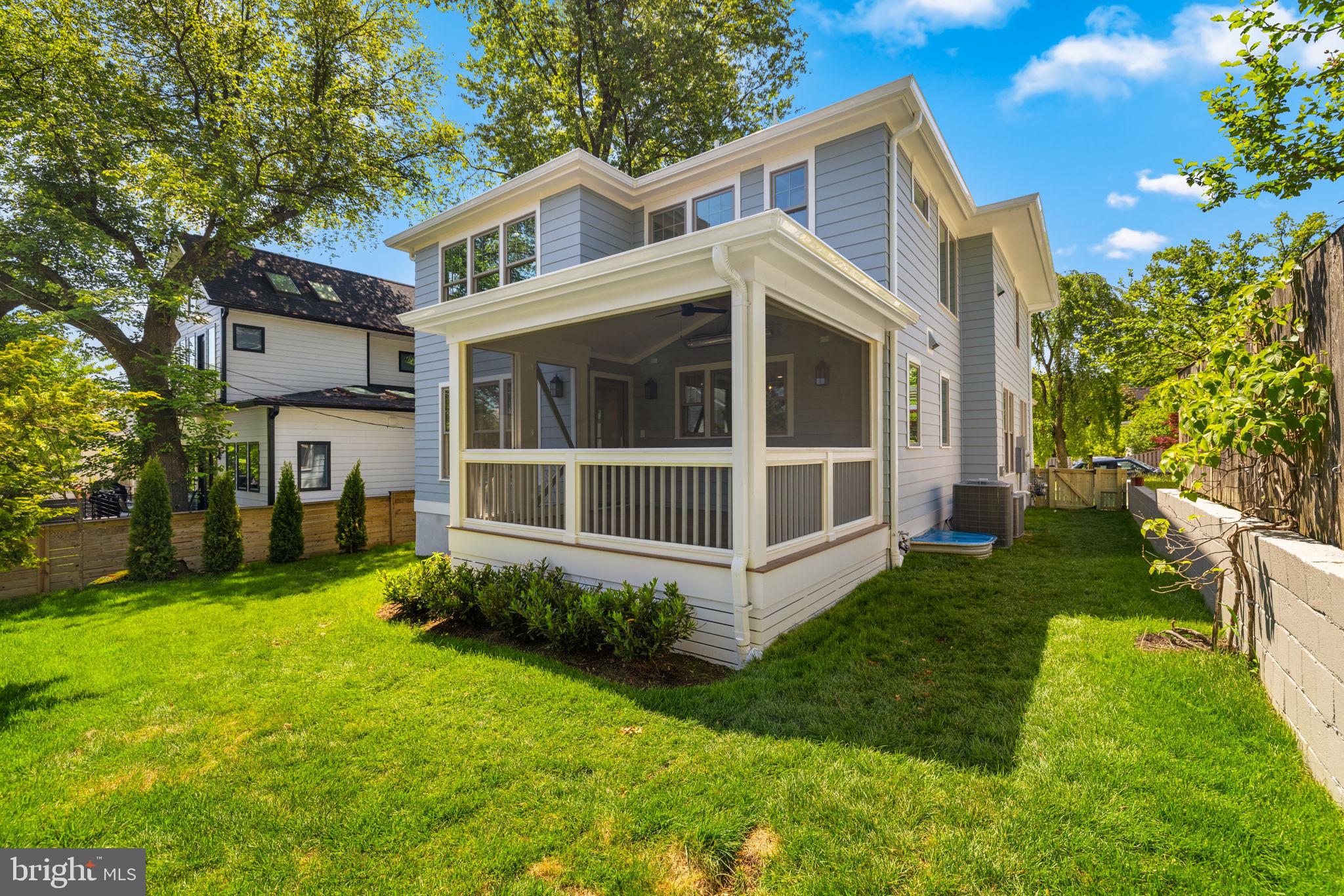 25 W WYATT AVENUE