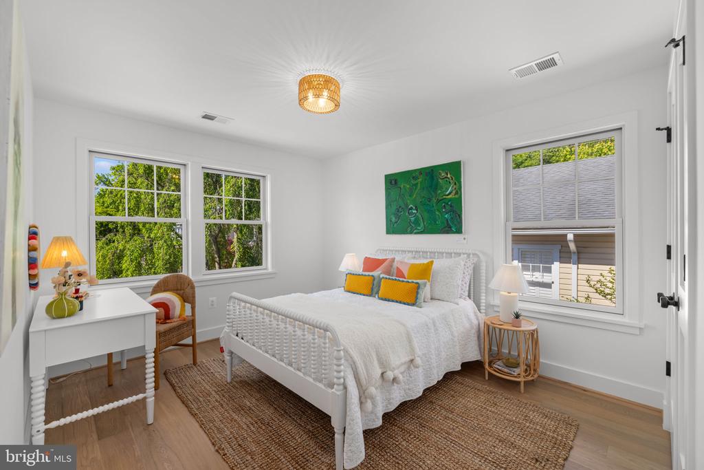 25 W WYATT AVENUE