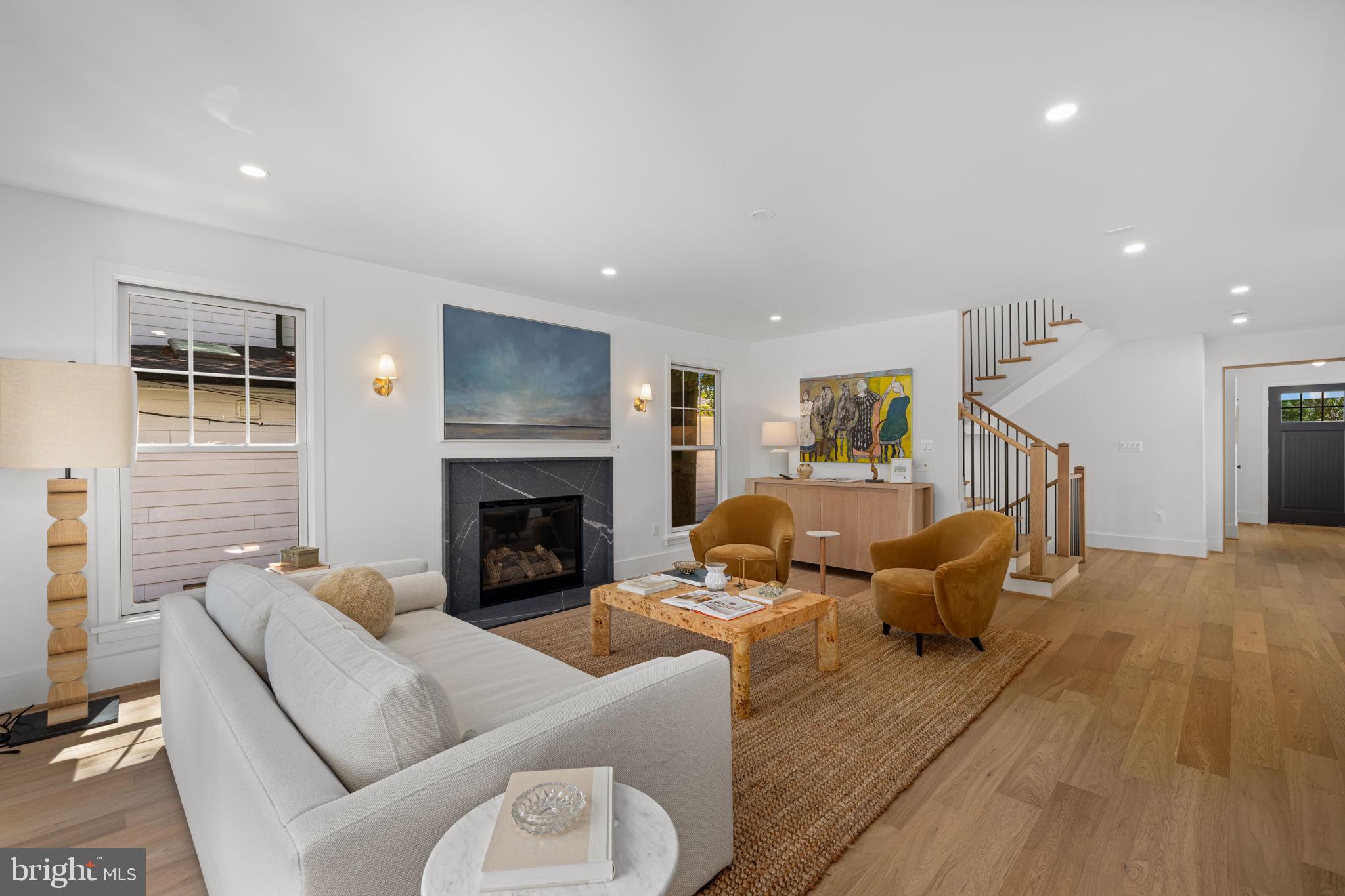 25 W WYATT AVENUE