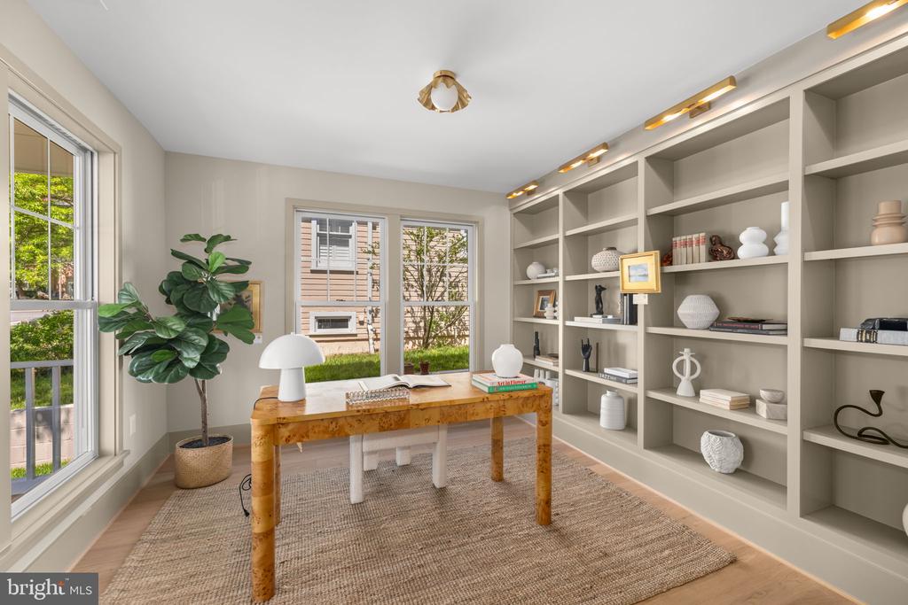 25 W WYATT AVENUE