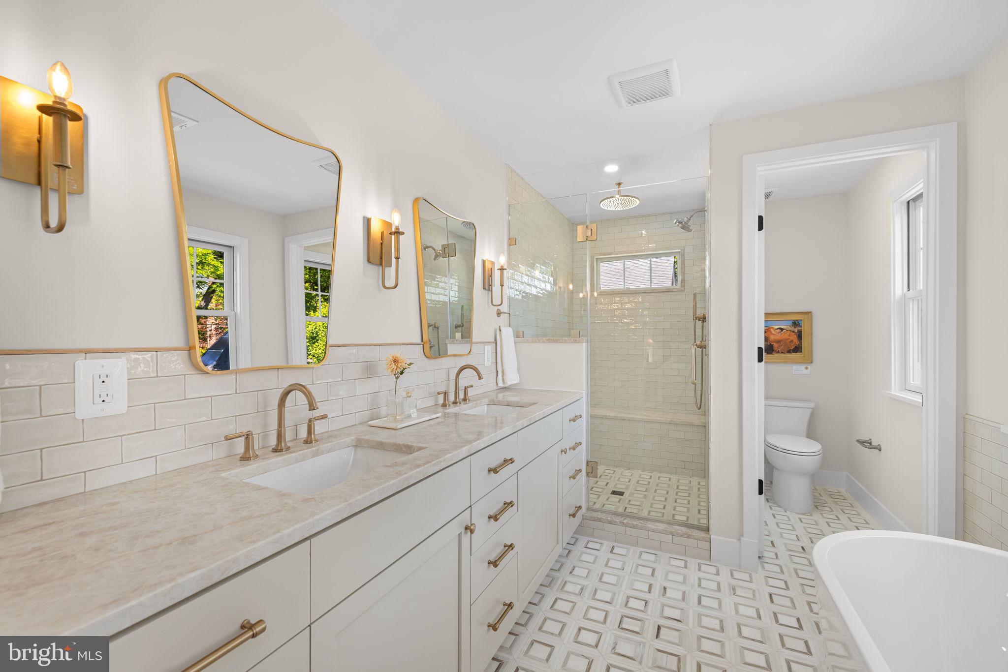 25 W WYATT AVENUE