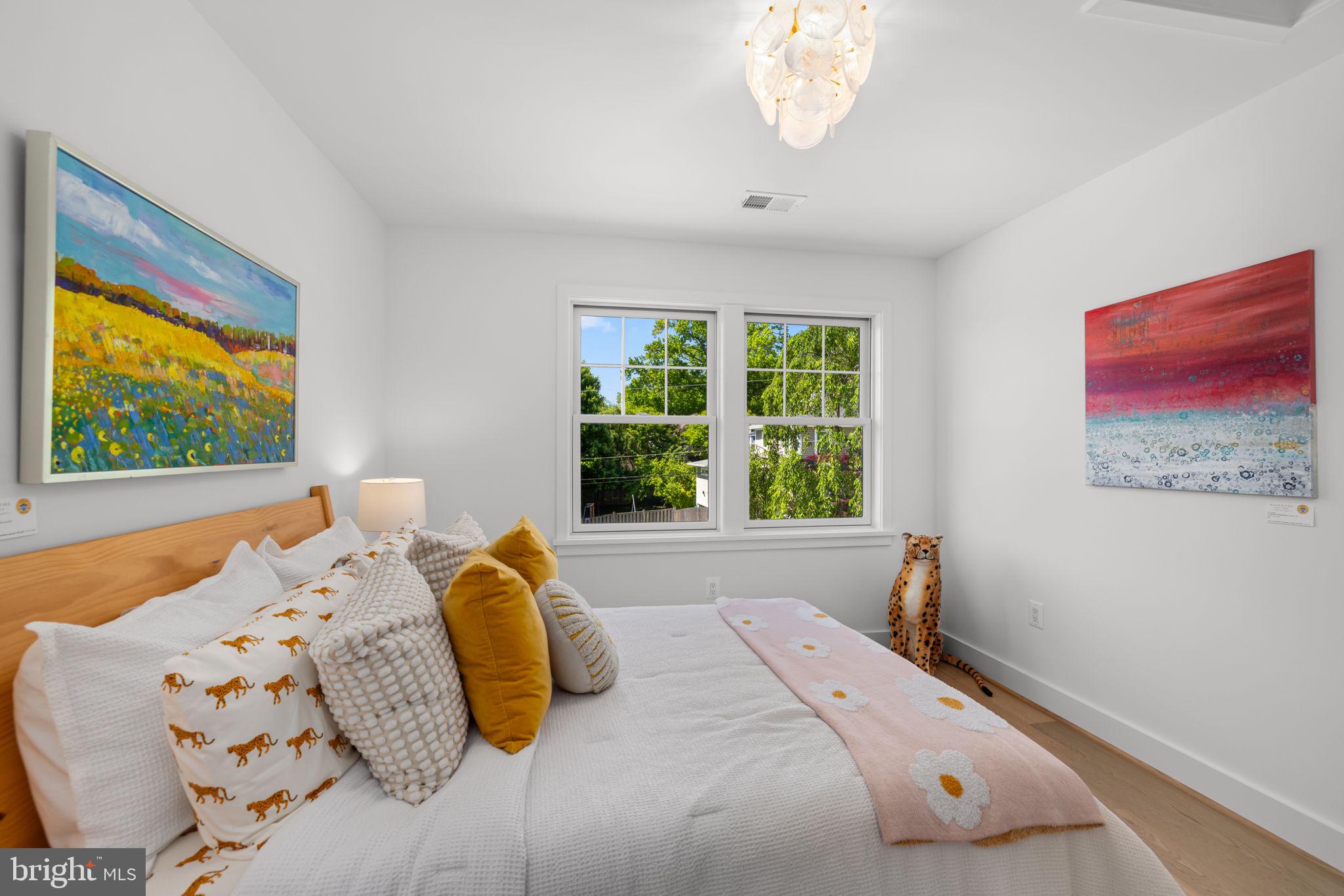 25 W WYATT AVENUE