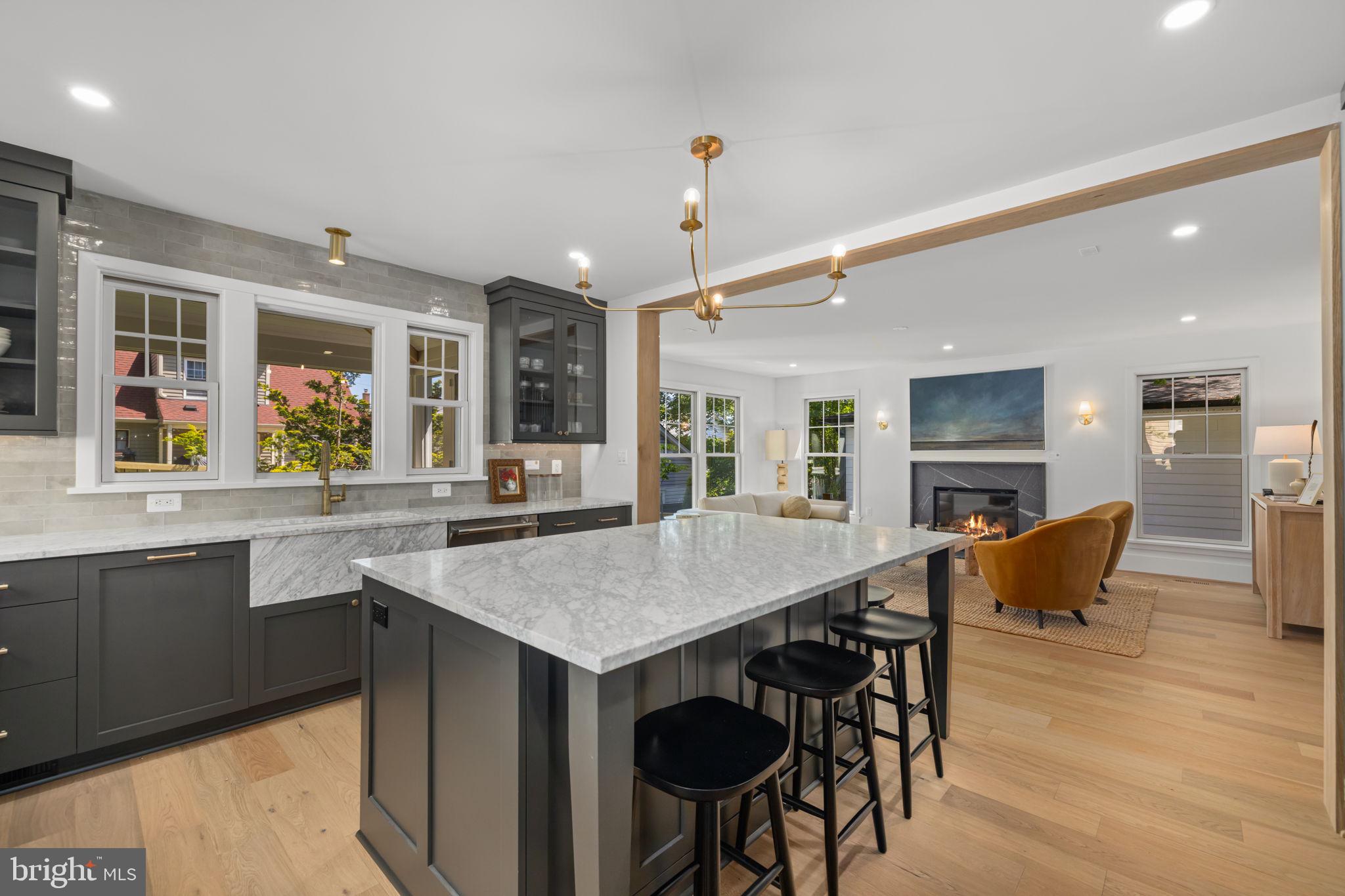 25 W WYATT AVENUE