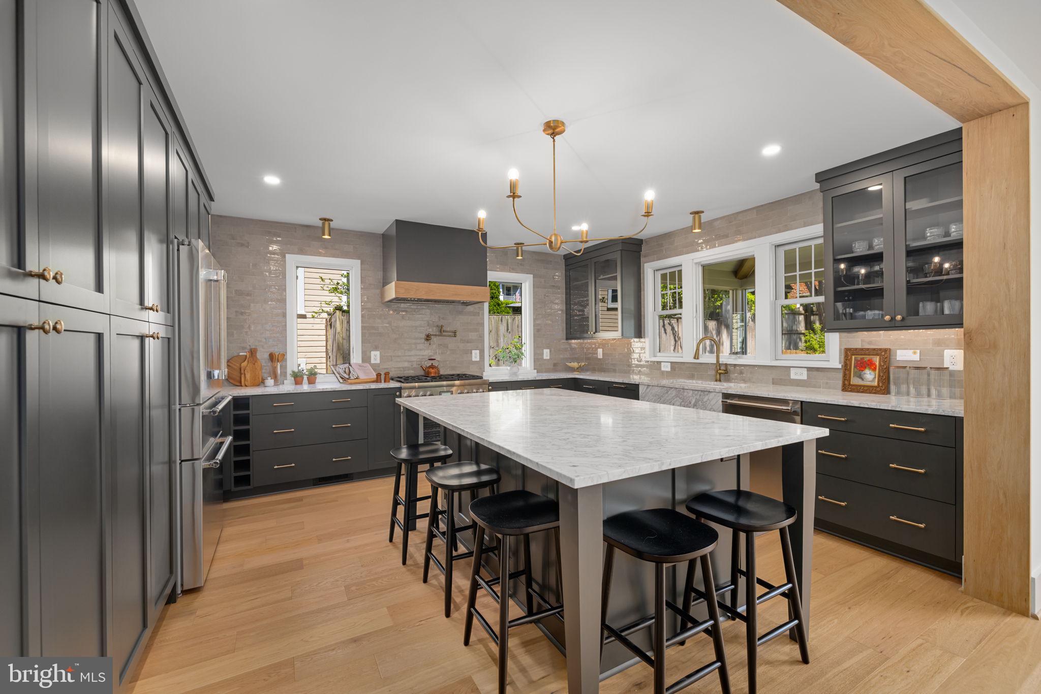 25 W WYATT AVENUE