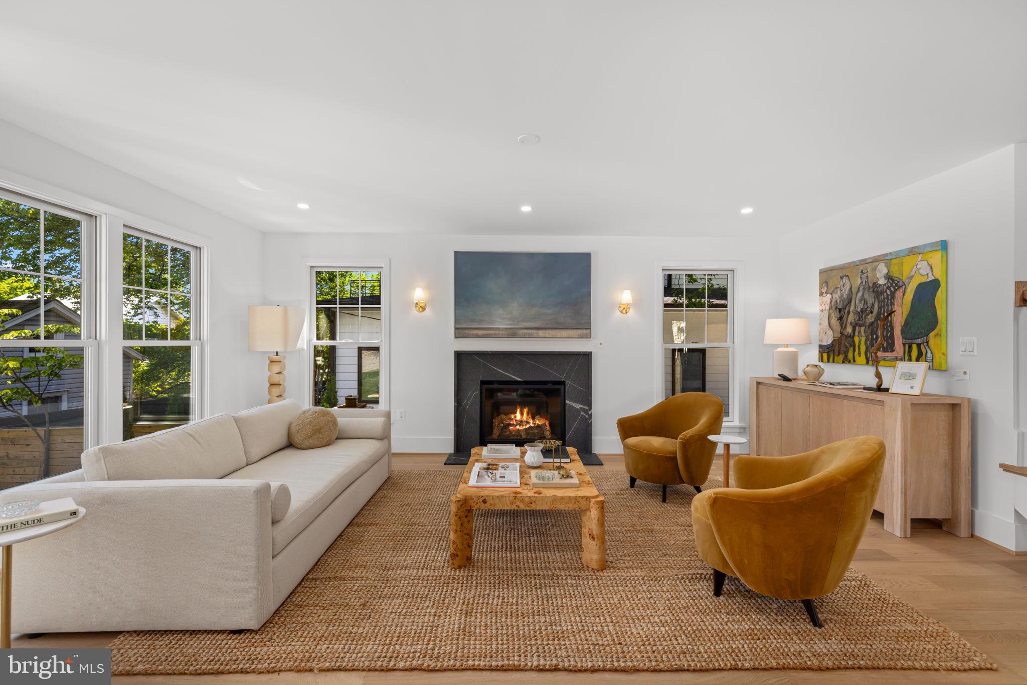 25 W WYATT AVENUE