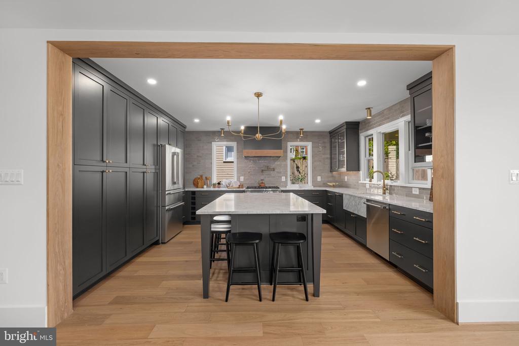 25 W WYATT AVENUE