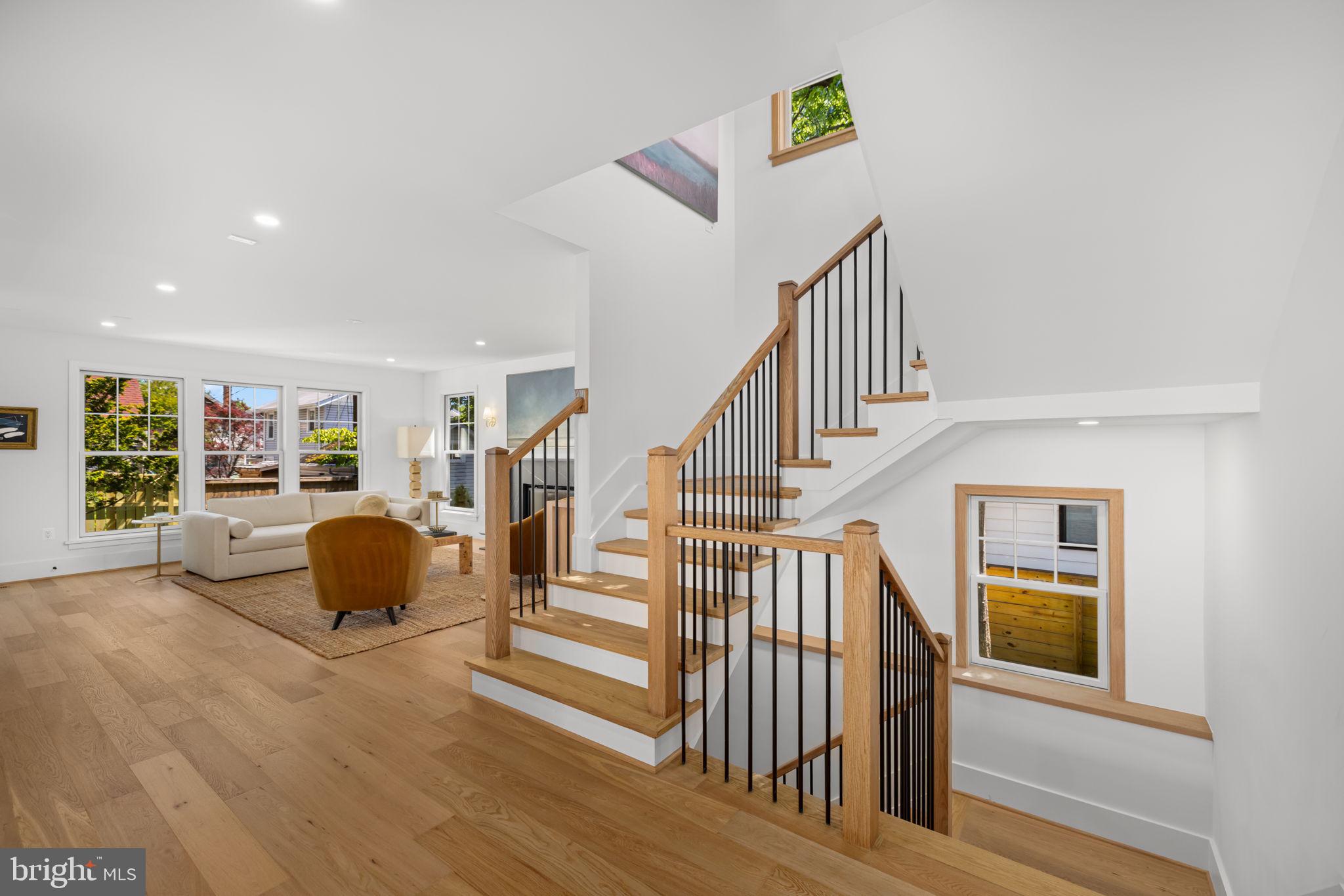 25 W WYATT AVENUE