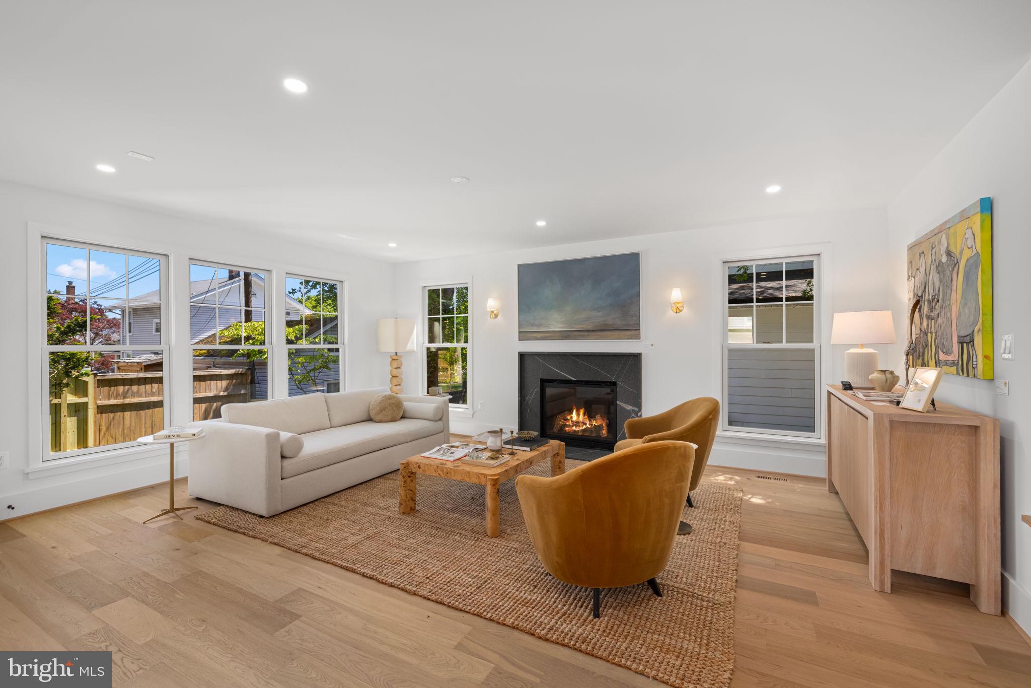 25 W WYATT AVENUE