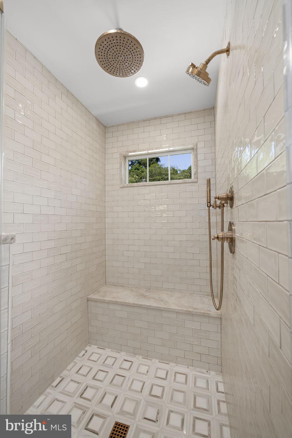 25 W WYATT AVENUE