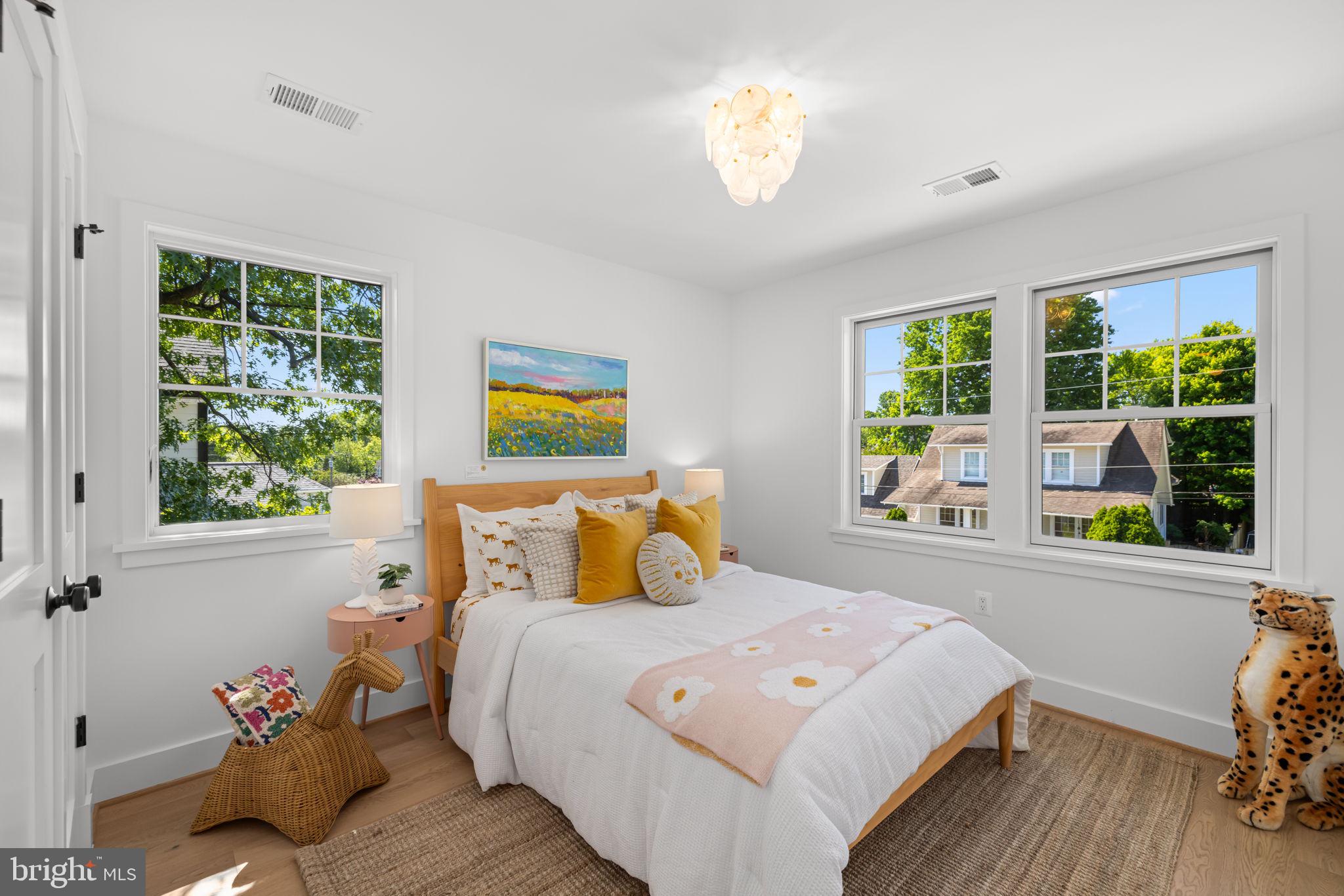 25 W WYATT AVENUE