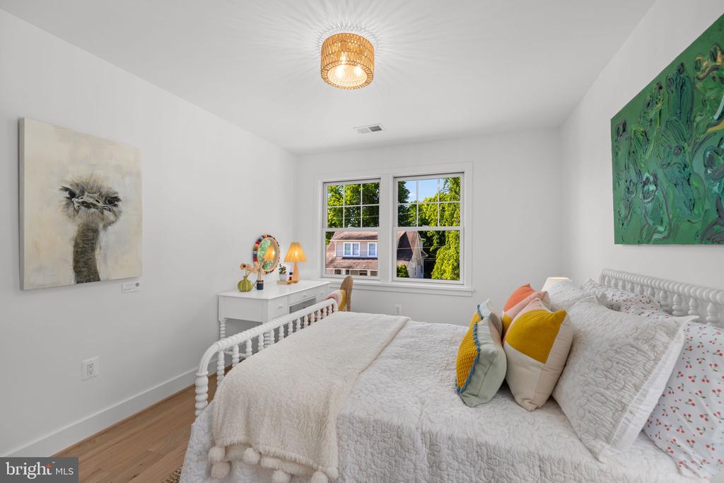 25 W WYATT AVENUE