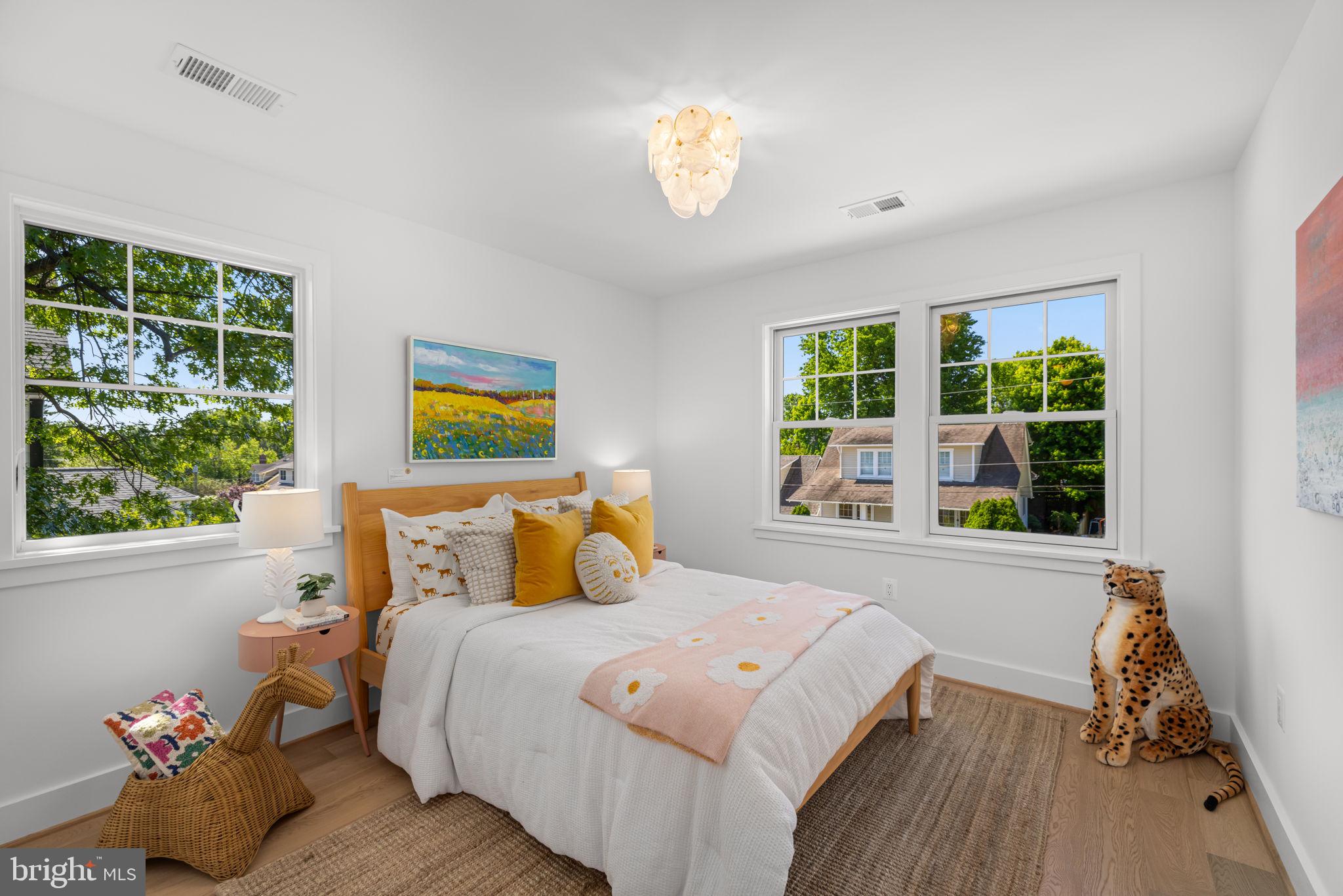 25 W WYATT AVENUE