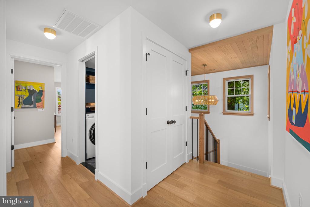 25 W WYATT AVENUE