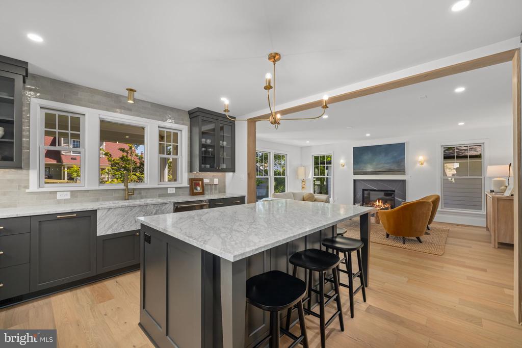 25 W WYATT AVENUE