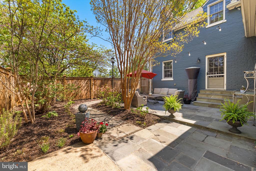 213 VIRGINIA AVENUE