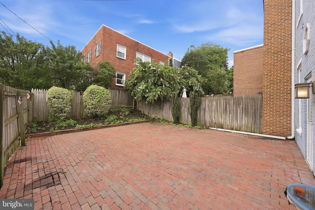 500 GIBBON STREET