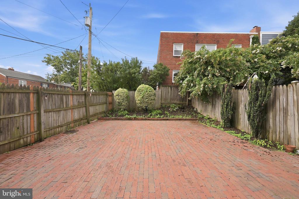 500 GIBBON STREET